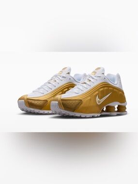 Nike Shox R4 Sneakers Size 7 Womens Pearl Metallic Gold AR3565-010 The Nike Sho